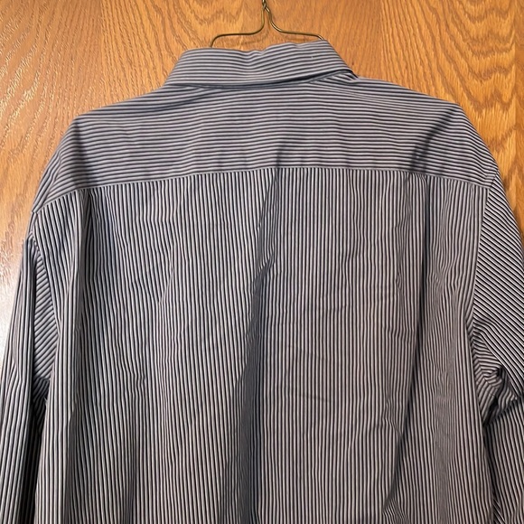 Mens Long Sleeve Dress Shirt, Size 16 1/2 , 32/33, Navy/grey pinstripe pattern - Picture 4 of 6